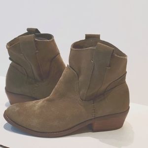 Dolce Vita suede leather boots, 7M